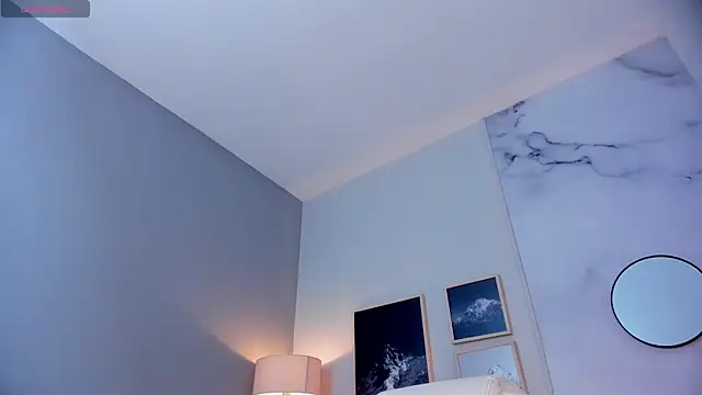 Tiffany Low online show from November 19, 3:01 pm