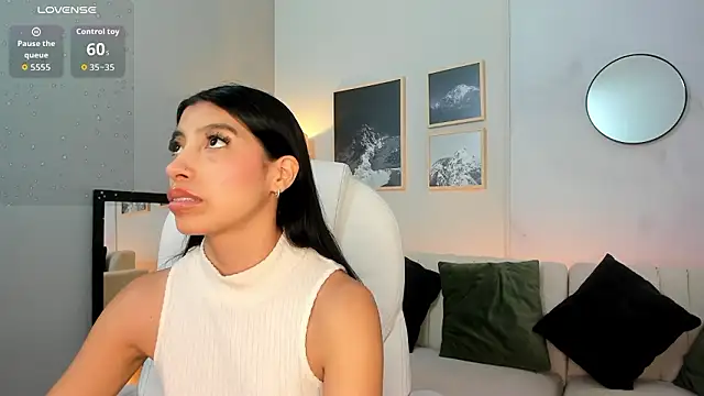 Tiffany Low online show from February 1, 1:53 pm