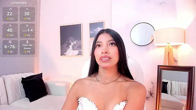 Tiffany Low online show from March 20, 2:33 pm