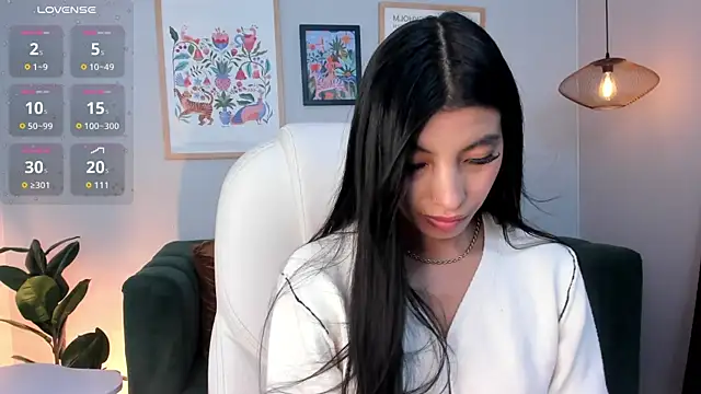 Tiffany Low online show from April 4, 3:53 pm