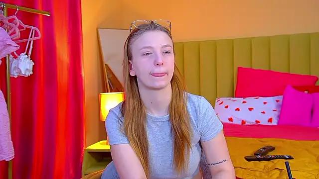 BeatriceBinoche online show from March 10, 6:29 am