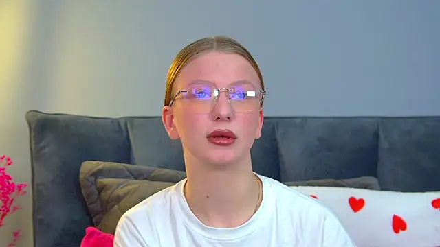 BeatriceBinoche online show from March 25, 6:19 am