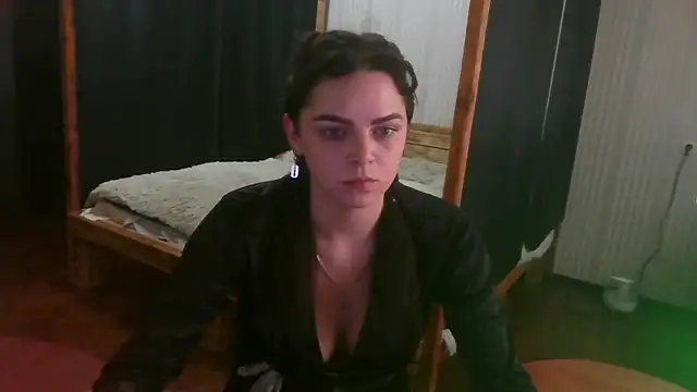 EthelsLover online show from April 15, 2:13 pm