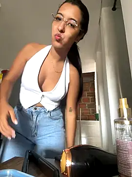 Snapshot of Valerygomez02 chatting on October 17, 7:16 pm Valerygomez02 online show from October 17, 7:16 pm