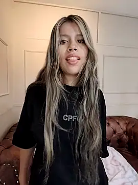 EMILIIA RICHTER   online show from October 5, 11:30 am