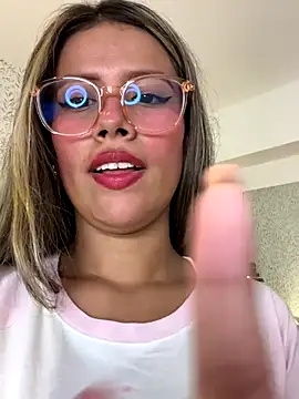 EMILIIA RICHTER   online show from October 30, 6:08 pm