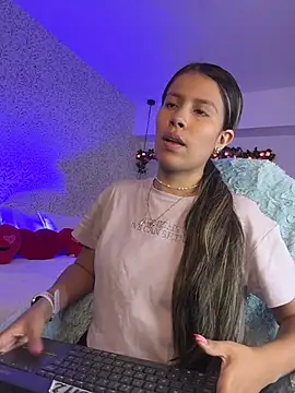 EMILIIA RICHTER   online show from February 3, 7:30 pm