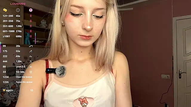 FridaAaberg online show from October 13, 7:41 am