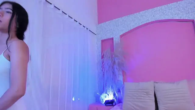 Peytonn Monroe online show from April 7, 7:36 pm