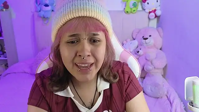 Snapshot of NekoWaifu chatting on April 24, 2:19 pm NekoWaifu online show from April 24, 2:19 pm