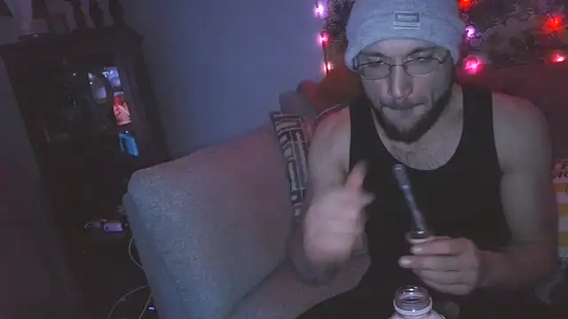 Snapshot of versatilevortex chatting on March 2, 8:32 am versatilevortex online show from March 2, 8:32 am