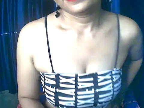 Snapshot of Sangeetha5 chatting on September 25, 6:50 am Sangeetha5 online show from September 25, 6:50 am