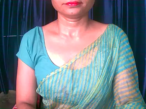 Snapshot of Sangeetha5 chatting on October 2, 7:59 am Sangeetha5 online show from October 2, 7:59 am
