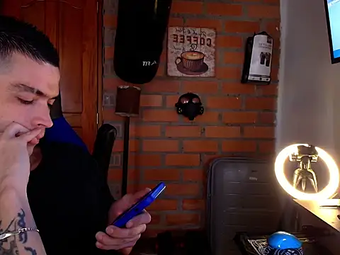 Snapshot of Travis_R chatting on October 10, 3:55 pm Travis R online show from October 10, 3:55 pm