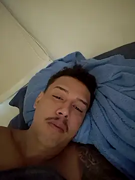 Snapshot of maicon9339 chatting on October 27, 5:28 pm maicon9339 online show from October 27, 5:28 pm