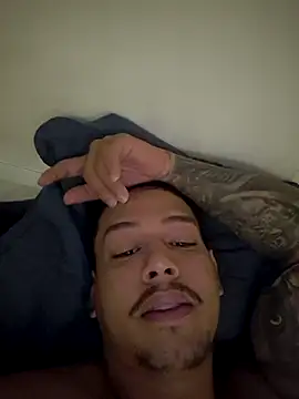 Snapshot of maicon9339 chatting on November 17, 8:47 pm maicon9339 online show from November 17, 8:47 pm