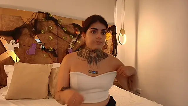 Snapshot of amelie__grace chatting on October 10, 9:58 pm amelie grace online show from October 10, 9:58 pm