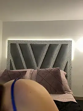 SophieeMills online show from December 18, 12:06 am