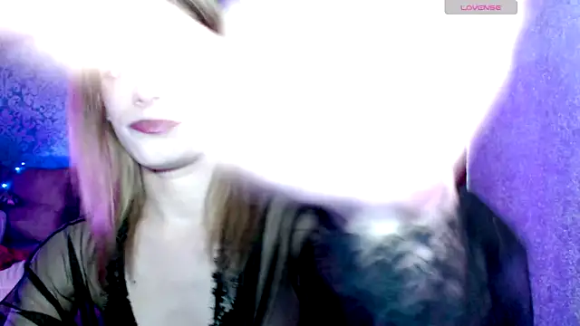 Kate  Loves online show from April 21, 7:17 pm