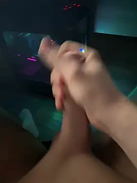 jstntz online show from March 5, 10:28 pm