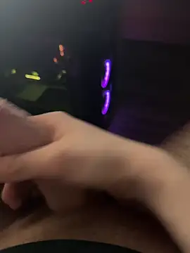 jstntz online show from April 14, 9:21 pm