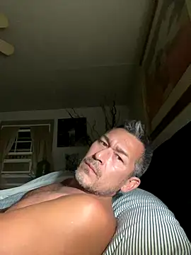 Snapshot of countryboi2002 chatting on October 8, 2:31 am countryboi2002 online show from October 8, 2:31 am