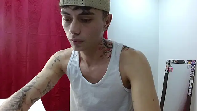 Snapshot of jaico_santos chatting on May 4, 11:23 pm jaico santos online show from May 4, 11:23 pm