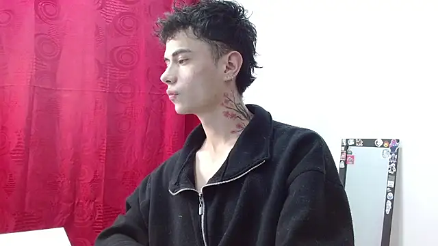 Snapshot of jaico_santos chatting on May 8, 11:43 pm jaico santos online show from May 8, 11:43 pm