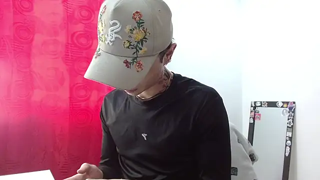 Snapshot of jaico_santos chatting on May 25, 10:38 pm jaico santos online show from May 25, 10:38 pm
