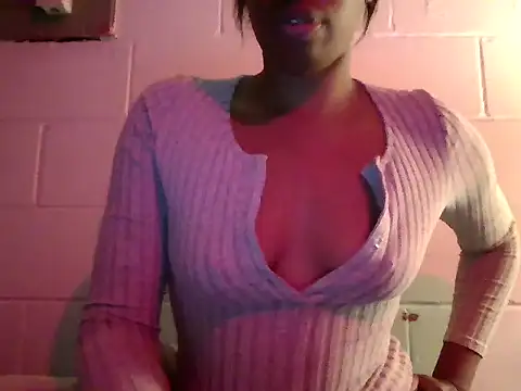 Snapshot of GiGi-Bbe chatting on September 22, 6:37 am GiGi-Bbe online show from September 22, 6:37 am