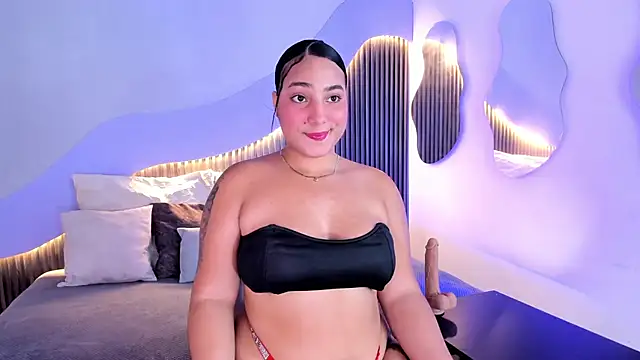 Snapshot of Sophia_curvy1 chatting on September 26, 3:10 am Sophia curvy1 online show from September 26, 3:10 am