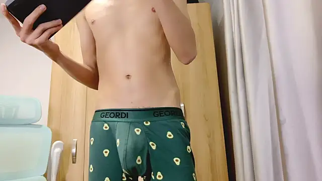 Snapshot of Allangil_ chatting on May 22, 2:40 am Allangil online show from May 22, 2:40 am