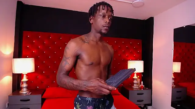 SkylerBigxxx online show from October 29, 7:15 pm