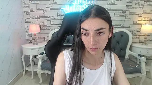 Maily a  online show from September 26, 2:59 am