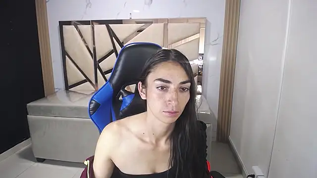 Maily a  online show from November 22, 3:05 am