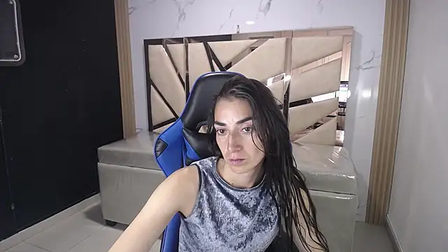 Maily a  online show from December 23, 2:53 am