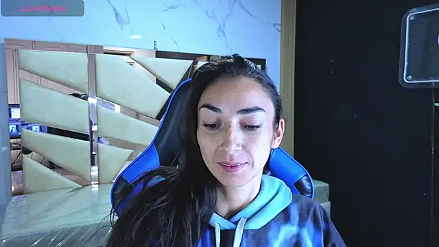 Maily a  online show from April 8, 2:33 am