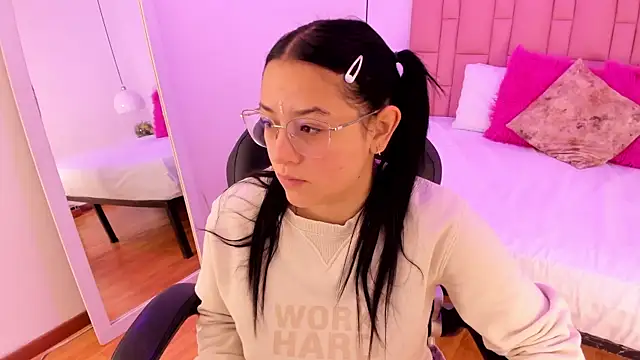 Amy Ferreira online show from January 7, 4:04 am