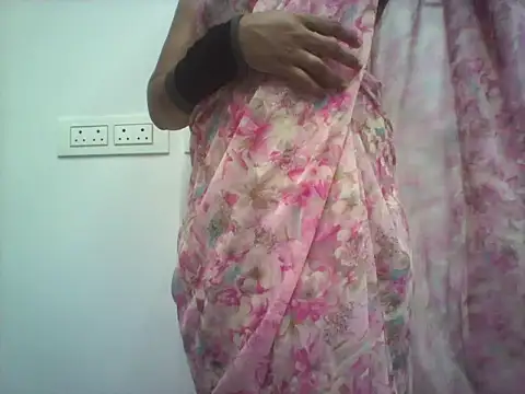 Snapshot of telugu_honey1 chatting on July 19, 5:05 pm telugu honey1 online show from July 19, 5:05 pm