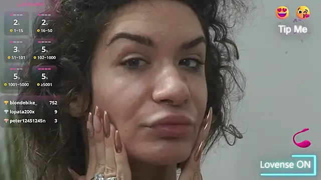 adisson fox online show from December 3, 7:16 am