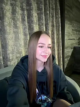 MissOyee online show from December 2, 7:09 pm