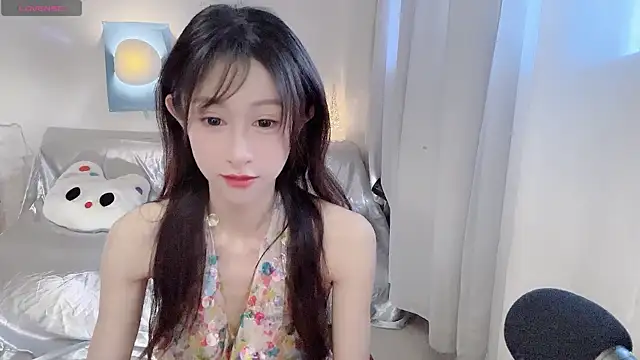 Snapshot of ai-ai-mi chatting on May 7, 8:42 am ai-ai-mi online show from May 7, 8:42 am