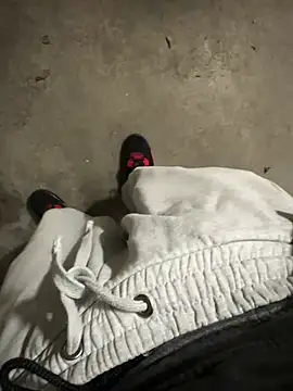 Albino1122 online show from February 14, 1:24 am