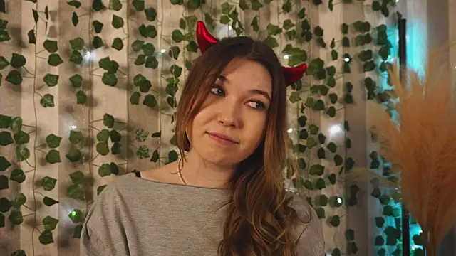 Snapshot of cheeky_cherry_juice chatting on November 1, 1:24 pm cheeky cherry juice online show from November 1, 1:24 pm