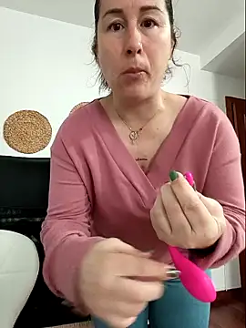 bichota85 online show from March 27, 10:48 am