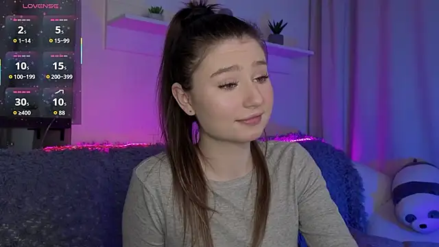  Lua   online show from February 6, 11:41 pm