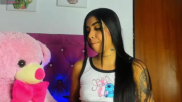 dahiiangomezz online show from October 3, 8:33 am