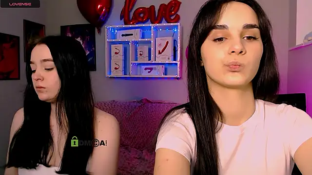 Snapshot of ariana_ross7 chatting on February 18, 8:27 pm ariana ross7 online show from February 18, 8:27 pm