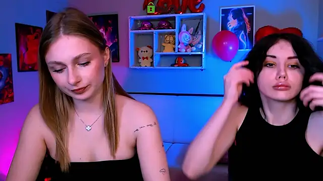 Snapshot of ariana_ross7 chatting on February 23, 8:17 pm ariana ross7 online show from February 23, 8:17 pm