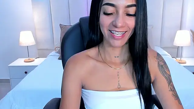 miavegas1 online show from October 21, 12:00 am